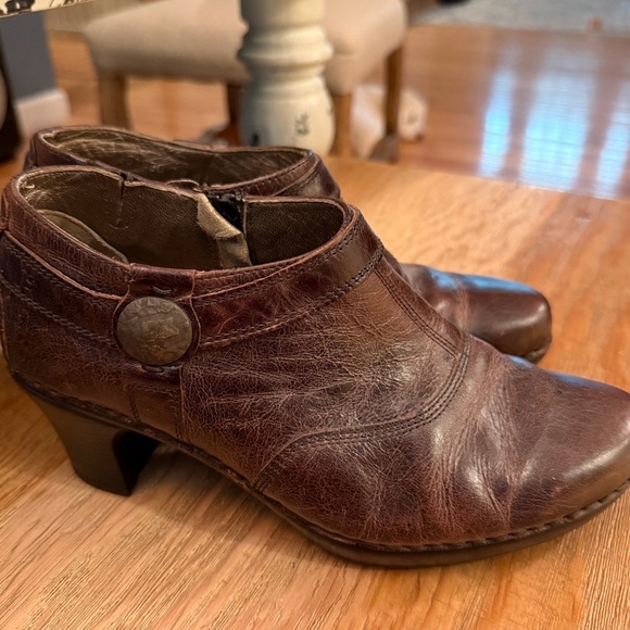 Josef Seibel Brown Heeled Bootie with Vintage Charm The European Comfort Shoe! - Picture 1 of 5